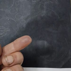 Papel de calco: cal é o lado correcto para calcar en madeira